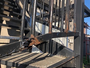 石狩市,某アパートの鉄骨階段リフォーム工事