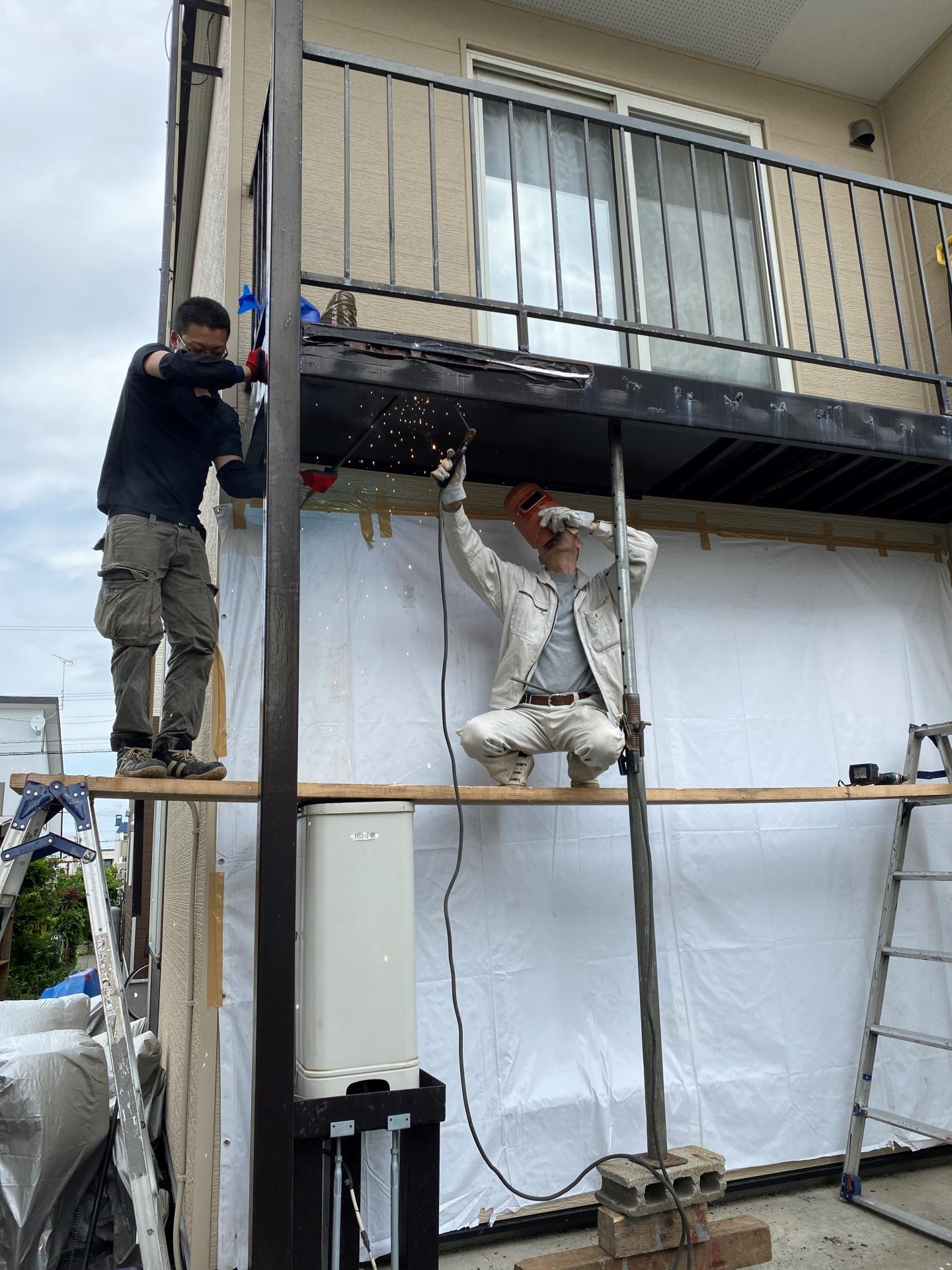 札幌市 北区 アパートベランダの踊り場鉄骨補強工事