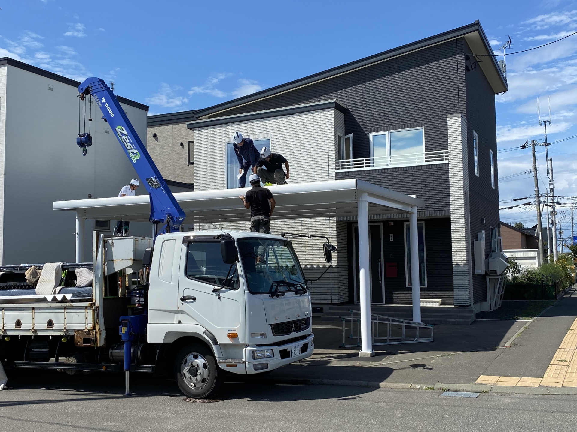 札幌市北区Y様 中川製作所3台用 鉄骨カーポート工事