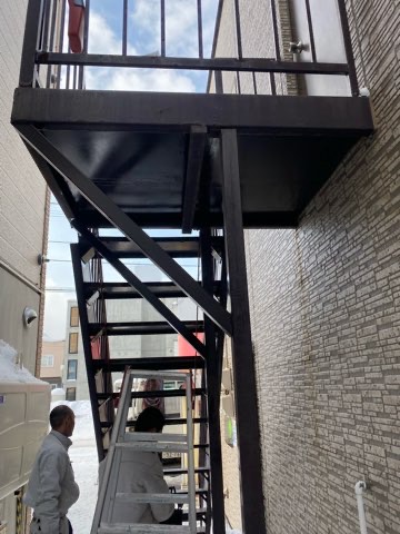 札幌市北区　アパートの鉄骨階段の補強工事