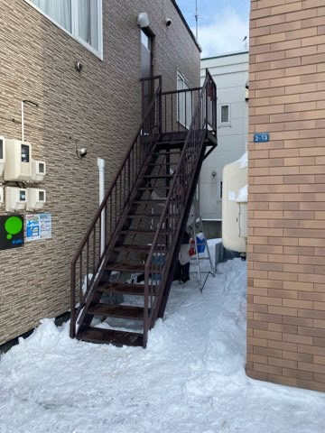 札幌市北区　アパートの鉄骨階段の補強工事