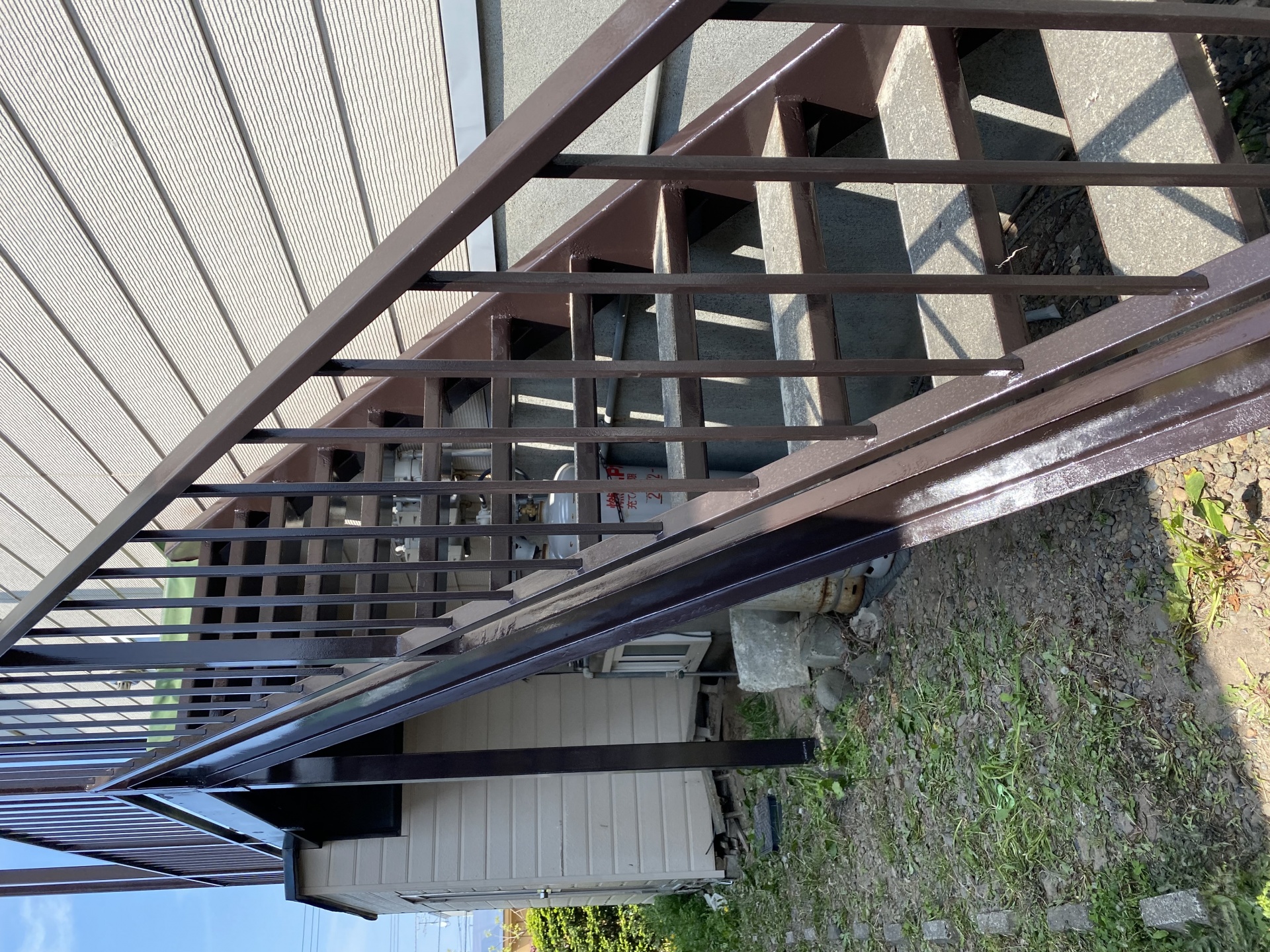 札幌市厚別区　鉄骨工事　 アパート手摺り交換、踊り場裏補強、柱